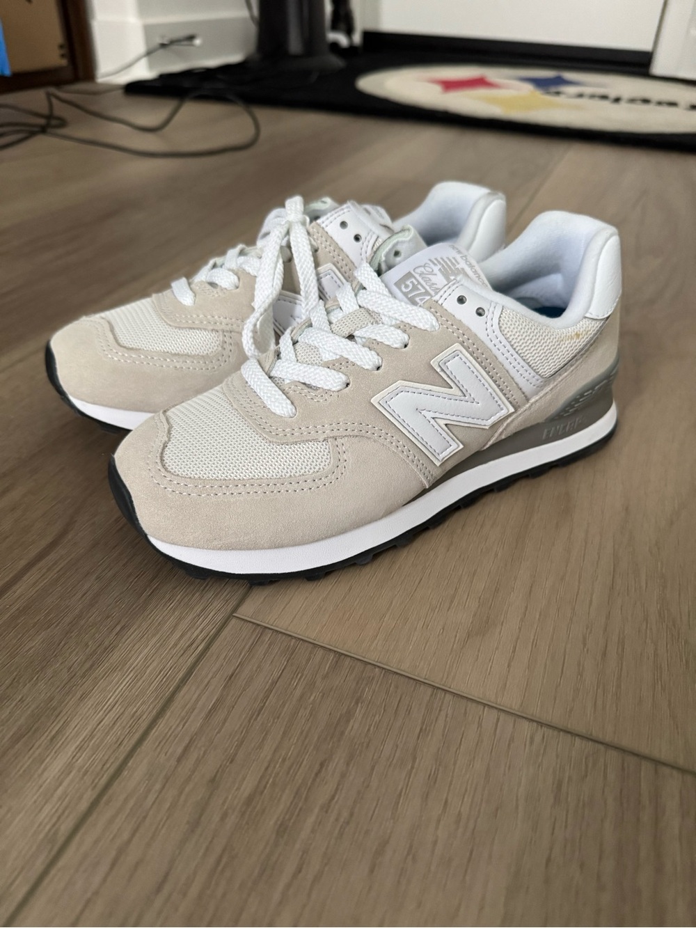 New Balance Women's classic 574